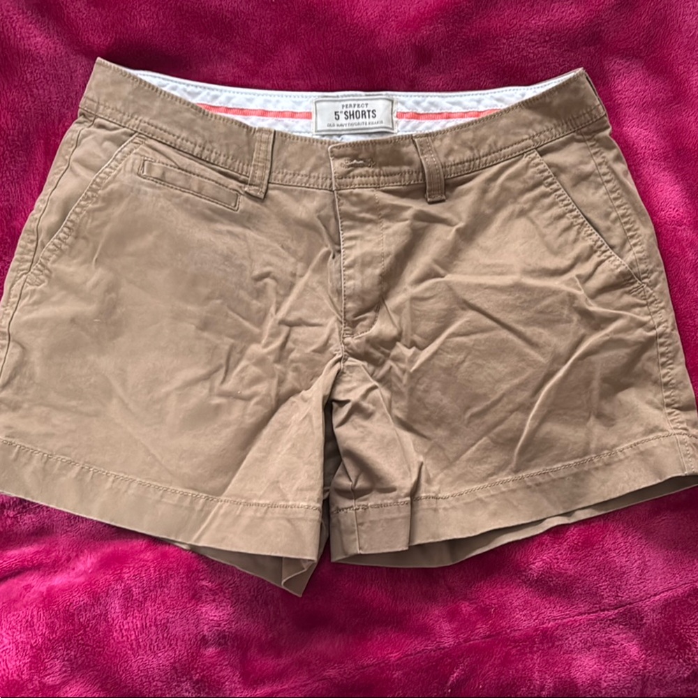 Old Navy Khaki Shorts Lightweight Casual Design